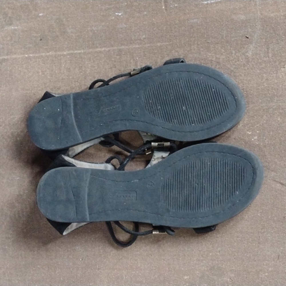 Shoes - Picture 2 of 3